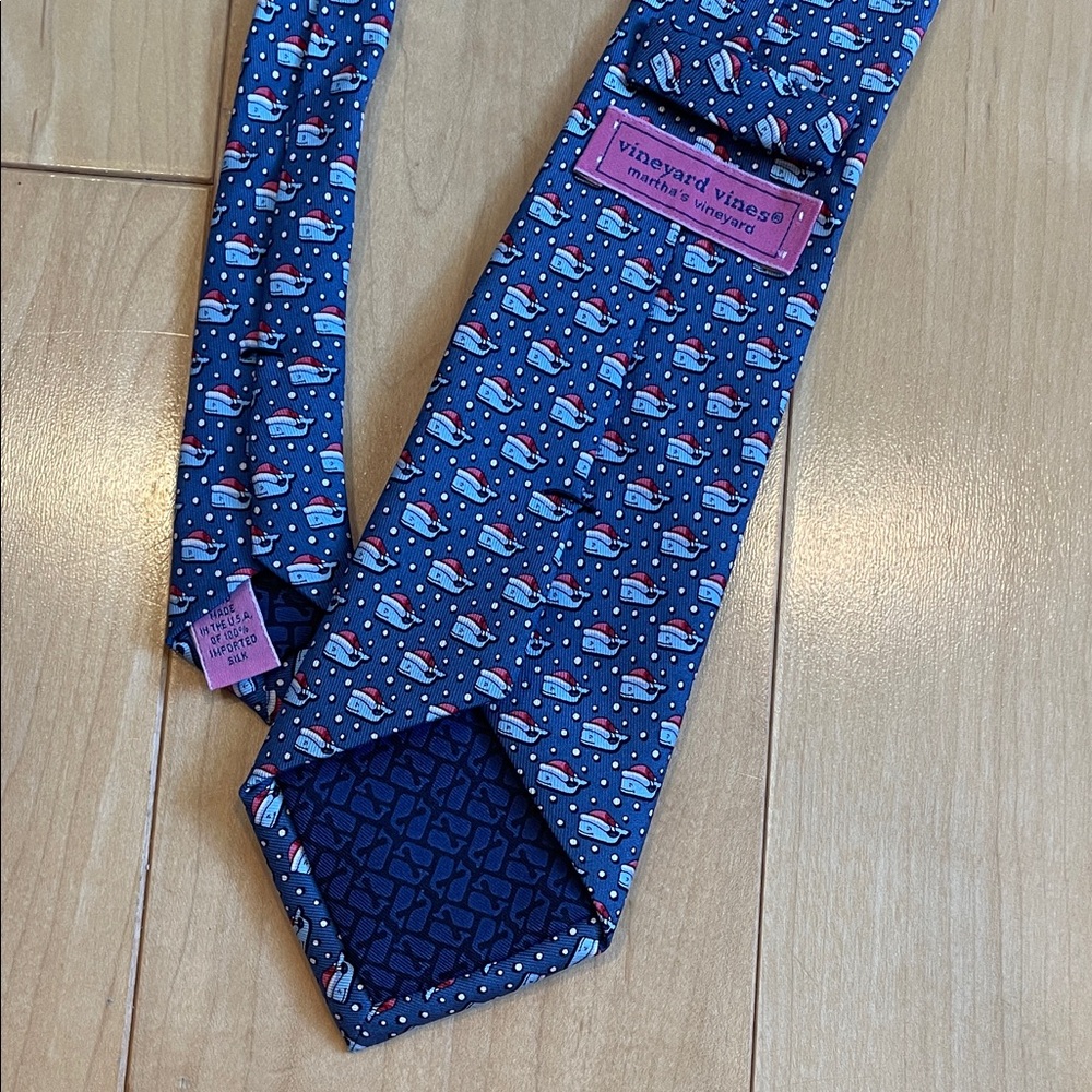 Vineyard Vines Navy and Red Whale Pattern Tie Santa Christmas